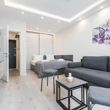 Sweet Tiny Center Space *
