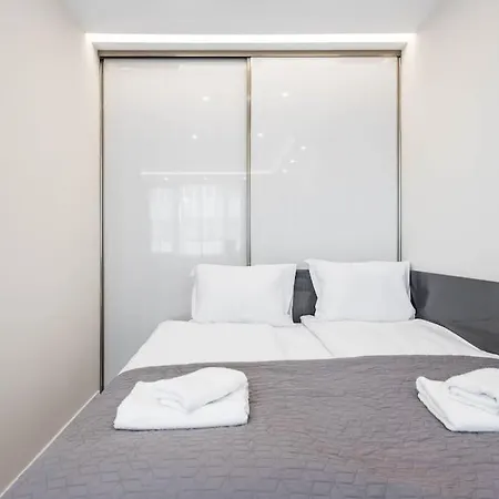 Sweet Tiny Center Space Apartment
