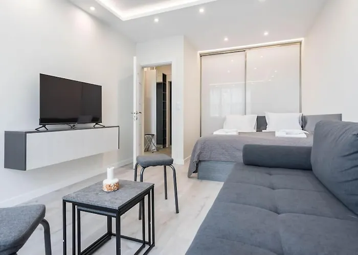 Sweet Tiny Center Space