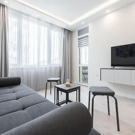 Sweet Tiny Center Space