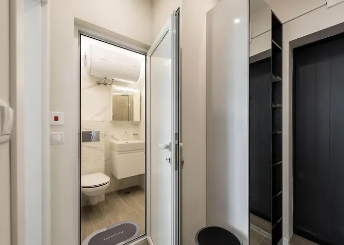 Sweet Tiny Center Space * וארנה